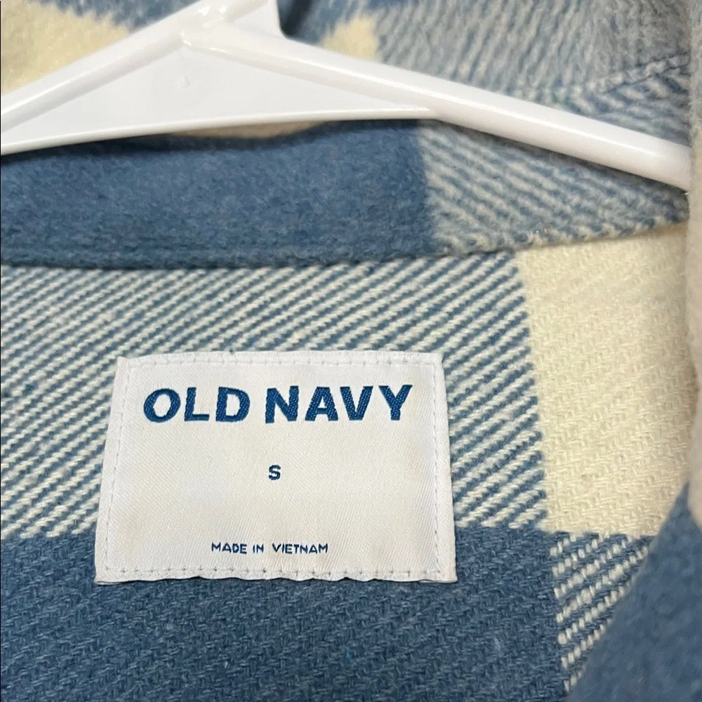 Old Navy Blue and Cream Checkered Shirt Jacket - Picture 2 of 3